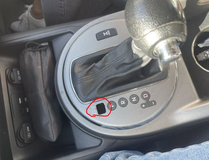 Заглушка shift lock release Kia Sportage 3  2014 универсал 2.4 Бензин Киев