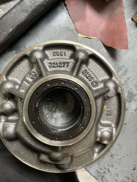 Масляный насос 2212770120   Mercedes E-Class