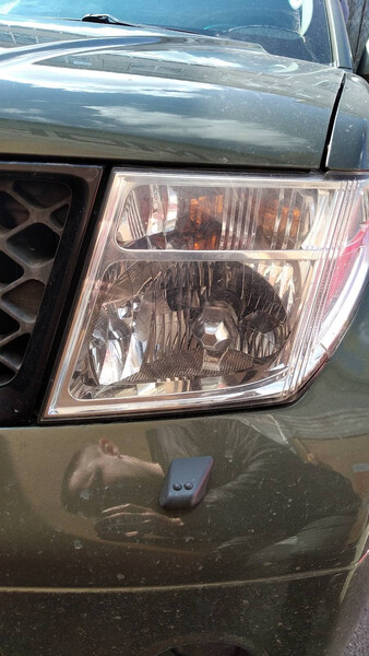 Фара передняя правая ксенон 26010EB380   Nissan Pathfinder