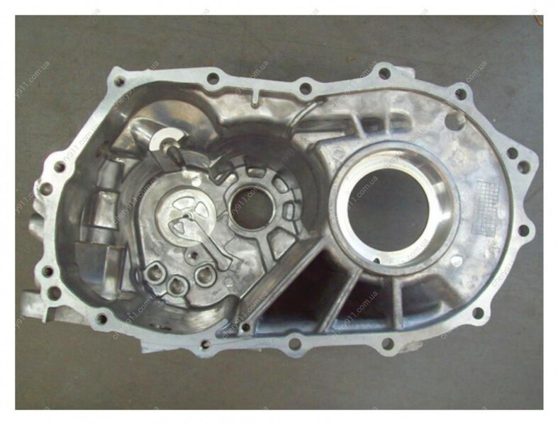 Средний корпус кпп Geely CK 2010 г.  1.5 л бензин Киев