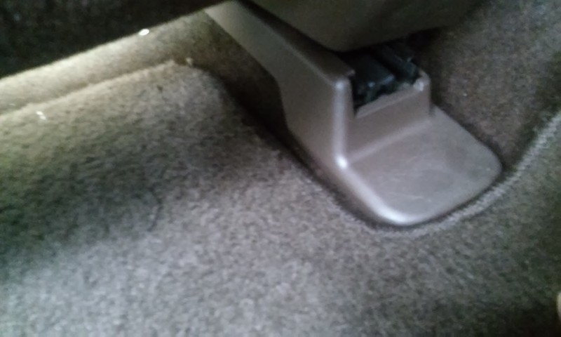 Заглушка салазки сидения переднего правого задняя левая Infiniti FX  2009 5.0 Бензин Запорожье