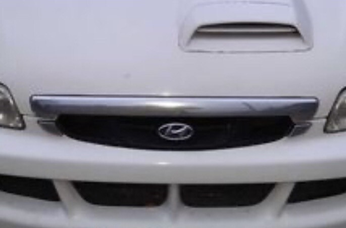 Хромированный молдинг капота Hyundai H1  2002 2.5 Дизель Запорожье