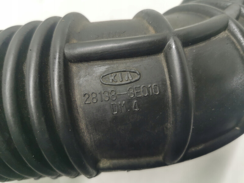 Патрубок воздушного фильтра Kia Sorento  2005 Белая Церковь