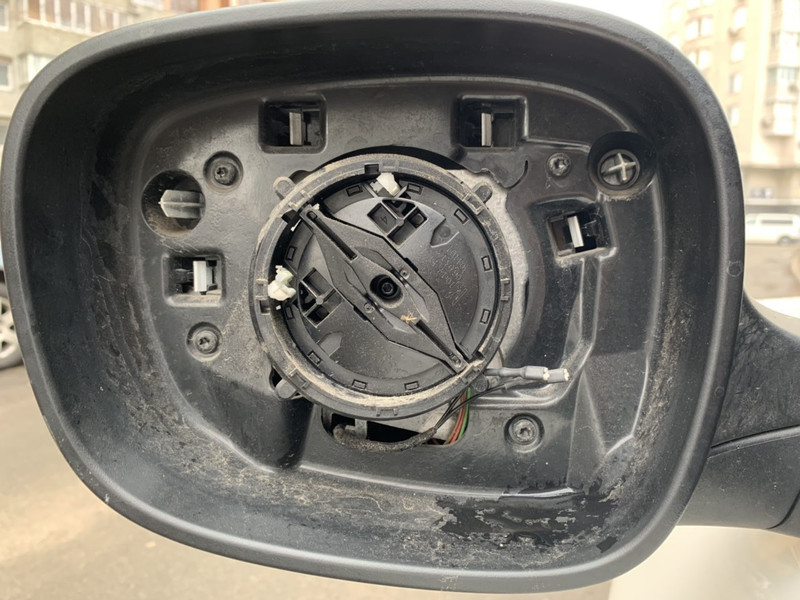 Зеркальный элемент левого зеркала BMW X1  2012 2.0 Дизель 