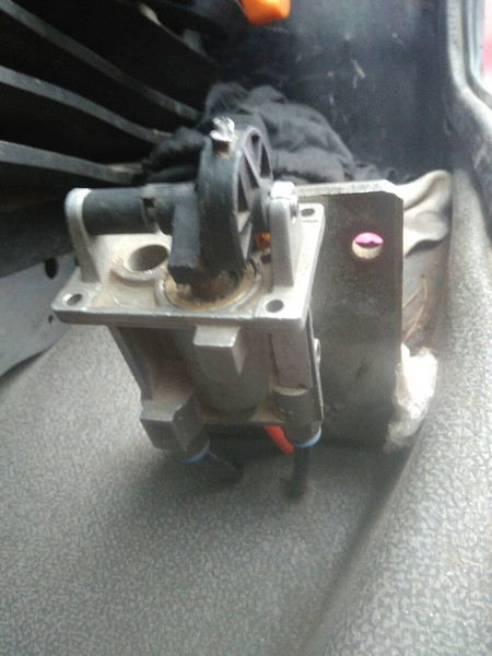 Кран поднятия кузова 4 оси Howo A7  2000 Одесса