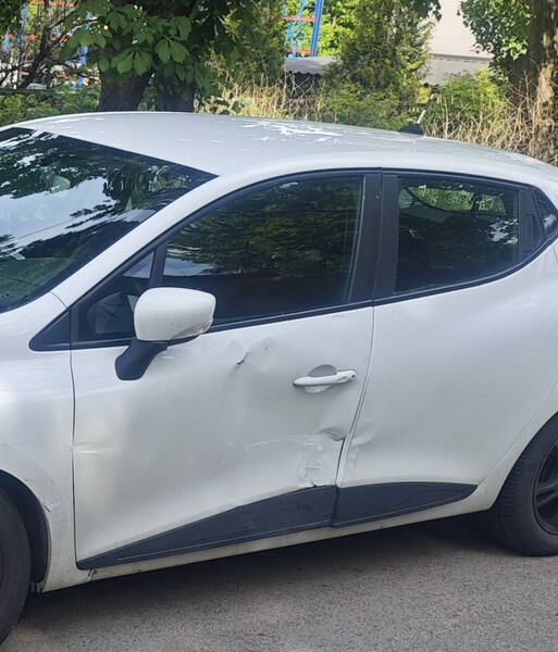 Двері водія Renault Clio 4 хетчбек 2013 р.  1.5 л дизель Рівне