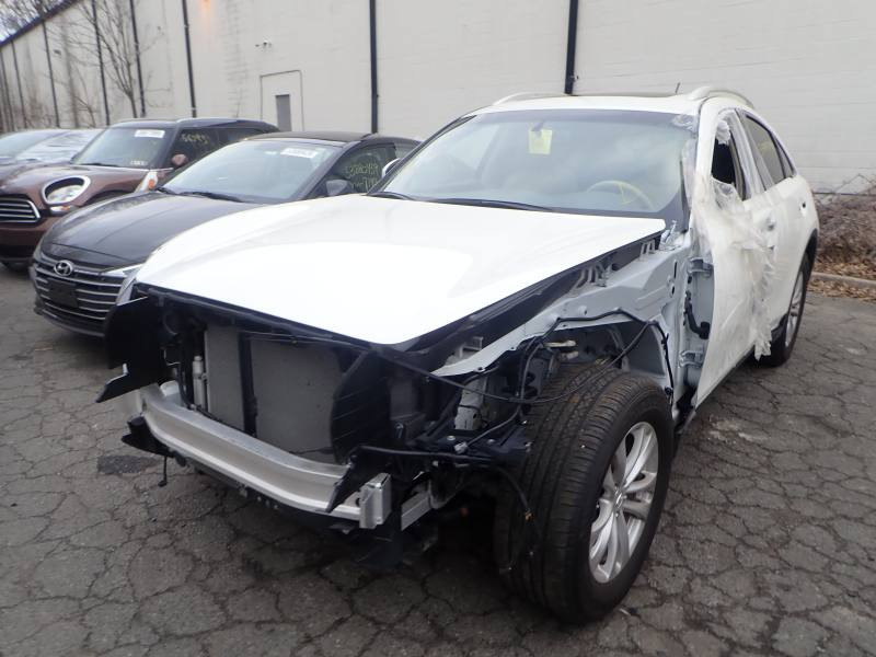 Бампер передний Infiniti QX70 2016 г.  3.7 л бензин Ровно