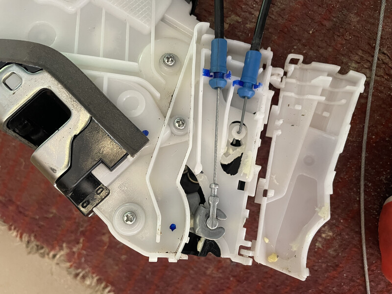 Трос відкриття дверей водія Subaru Outback універсал 2015 р.  2.5 л бензин Київ