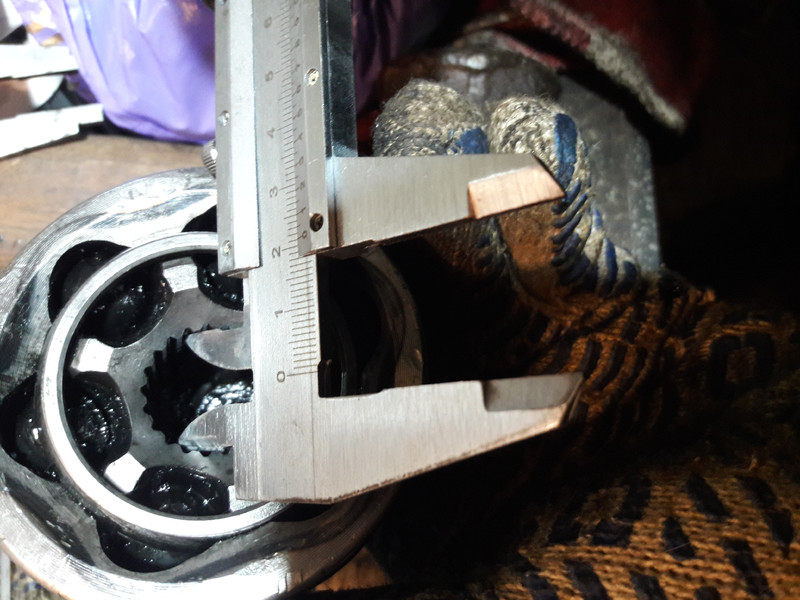 ШРУС внешний правый Mazda 323 z5-dl 88 л.с. 1997 1.5 Бензин Полтава