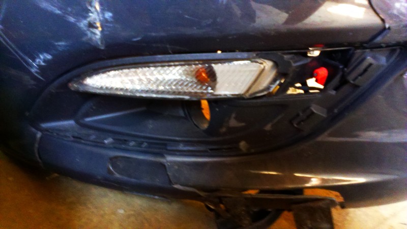 Ресничка тпротивотуманки Opel Astra J sedan 2013 г.  1.3 л дизель Полтава