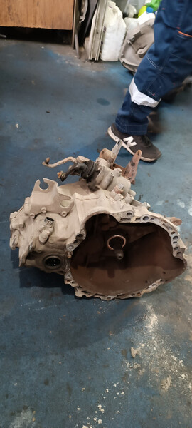 КПП 303002B810   Toyota Avensis