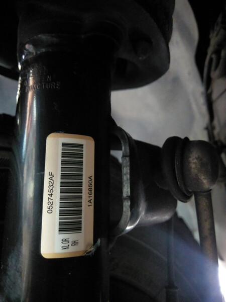 Амортизатор правый передний Jeep Cherokee Trailhawk 2016 3.2 Бензин Киев