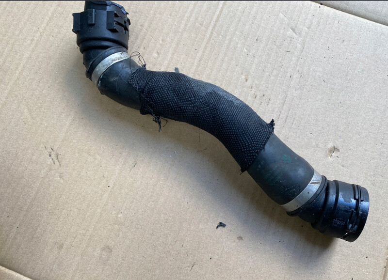 Патрубок радиатора 17178582011   BMW X5