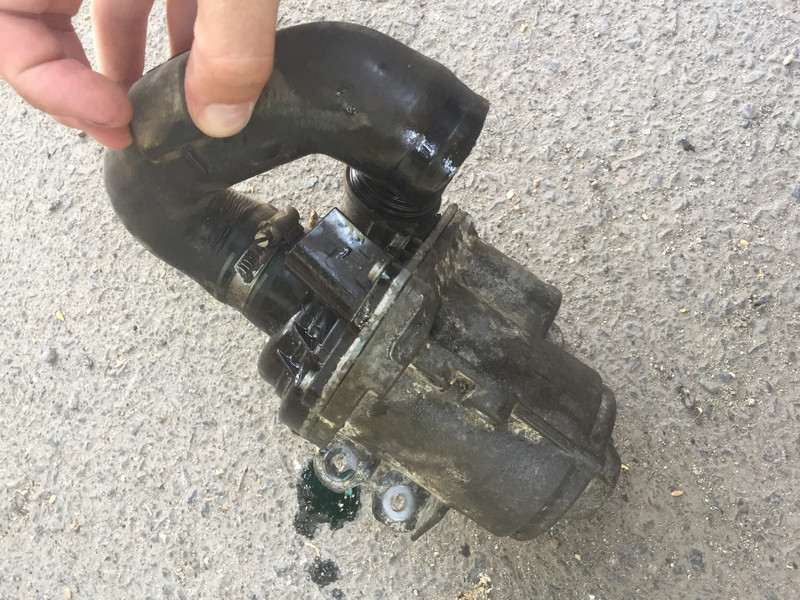 Дополнительная водяная помпа 11517632426   BMW 5 Series, BMW 7 Series, BMW X5, BMW X6