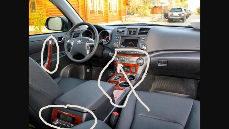 Декоративный пластик Toyota Highlander  2012 111.1 Бензин 