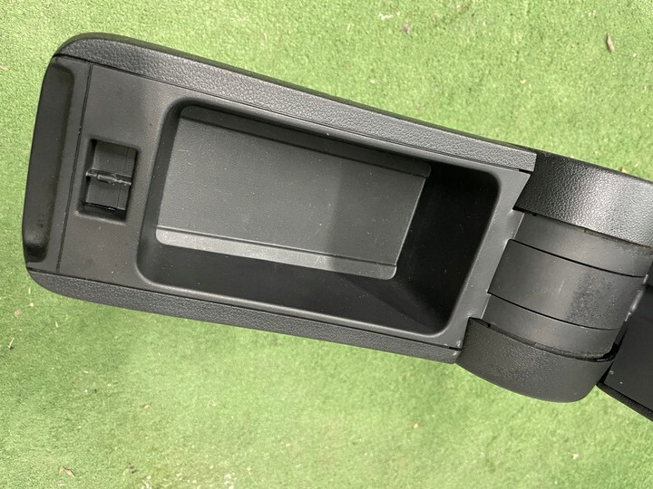 Підлокітник Skoda Rapid хетчбек 2013 р.  1.2 л бензин Київ