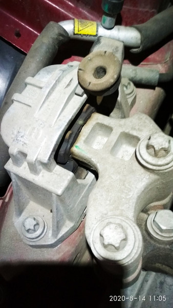 Подушка двигуна Fiat 500X  2017 універсал 1.6 Бензин 