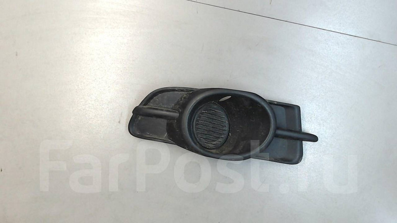 Решетка противотуманной фары правая Mitsubishi Galant 9  2007 2.0 Бензин Краматорск