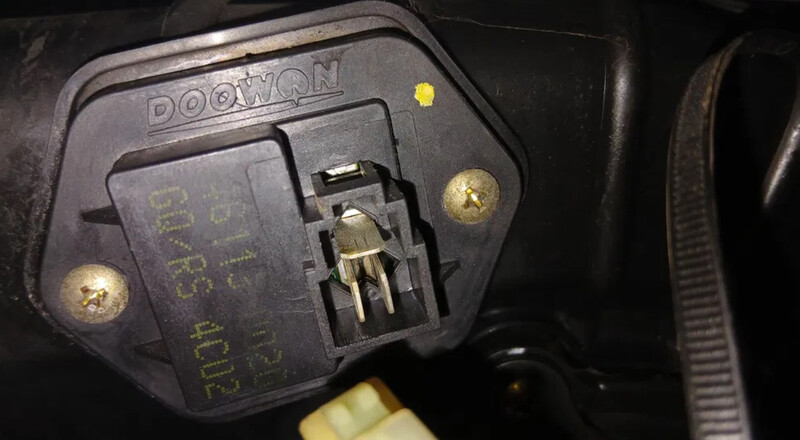 Резистор пічки Kia Carens 2  2003 1.6 Бензин Київ