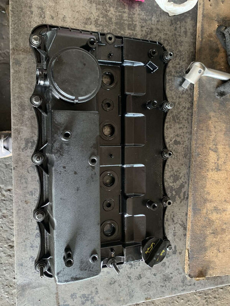 Клапанная крышка 1858445   Ford Transit