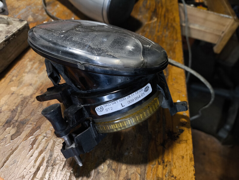 Протитуманна фара ліва Volkswagen Tiguan  2014 універсал 2.0 Дизель Житомир