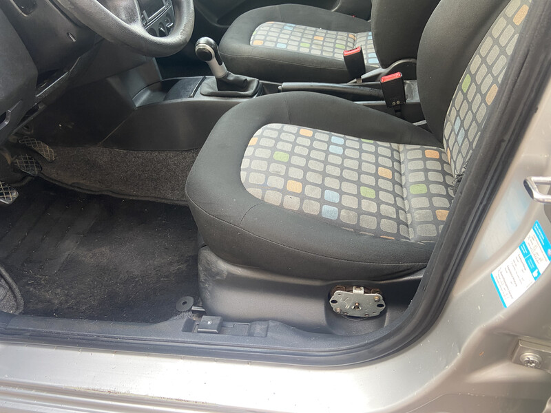 Ручка регулировки сиденья (микролифт) Skoda Fabia универсал 2006 г.  1.4 л бензин