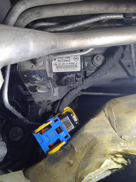 Блок ABS Renault Megane 3  2010 універсал 1.5 Дизель 