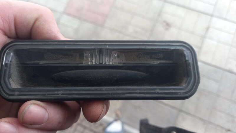 Кнопка открытия багажника с подсветкой Ford Focus 3  2013 2.0 Бензин 