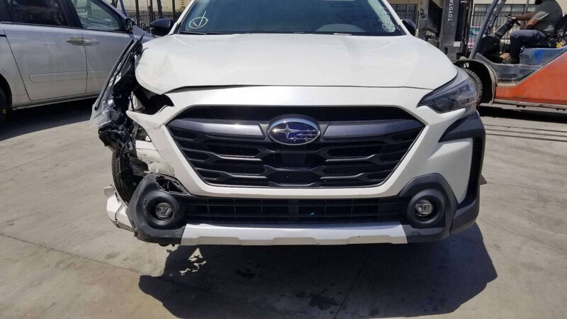 Бампер передний Subaru Outback 2023 г.  Горохов