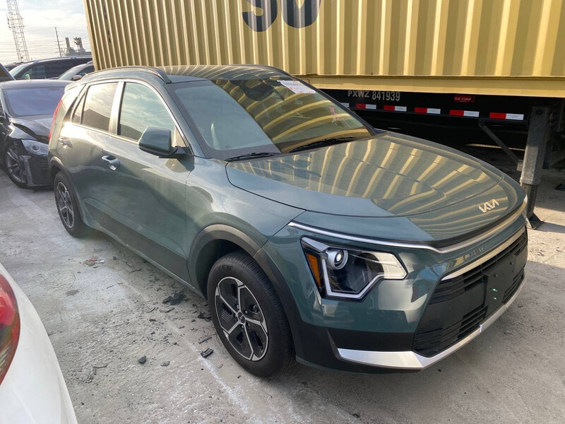 Двері задні ліві в зборі Kia Niro хетчбек 2023 р.  1.6 л гибрид Дніпро