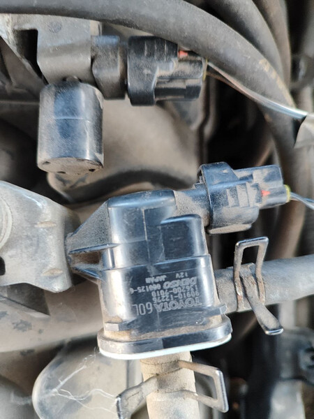 Клапан/заслінка вакуумного насосу Toyota Land Cruiser 5,7 2008 Ровно