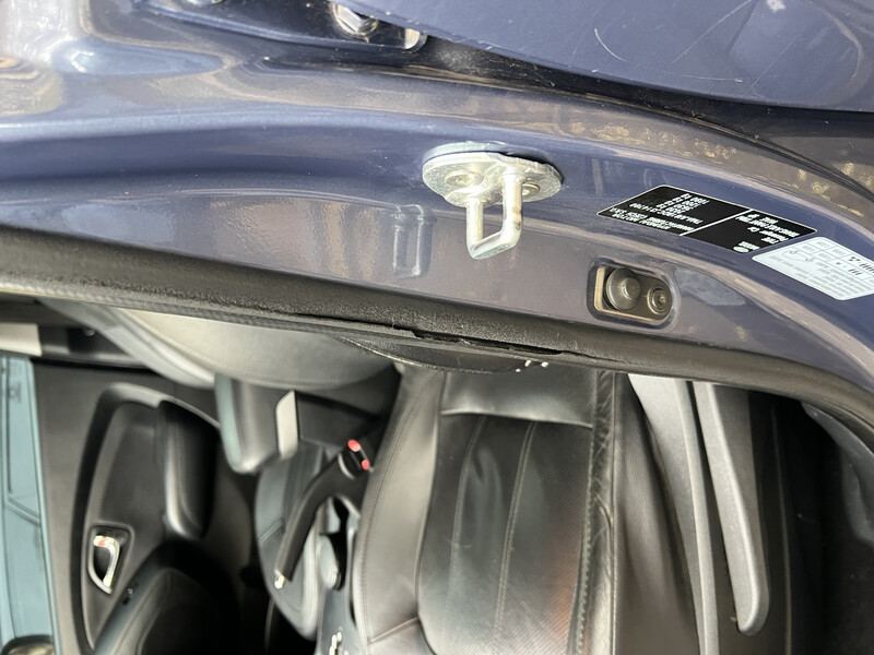 Уплотнитель двери Hyundai ix35 2012 г.  2.0 л бензин