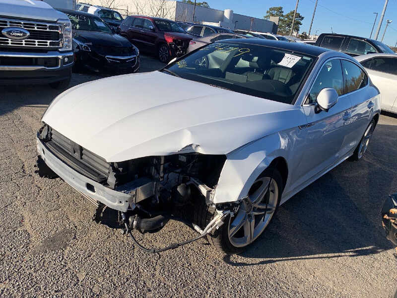 Крыло переднее левое Audi A5  2021 2.0 Бензин Киев
