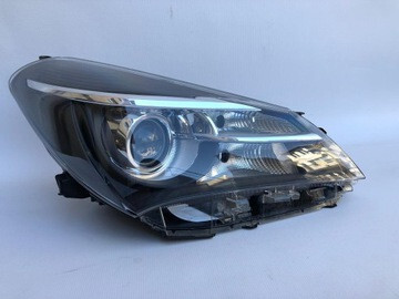 Основна фара права - вставка Toyota Yaris  2019 хетчбек 1.5 Бензин Дніпро