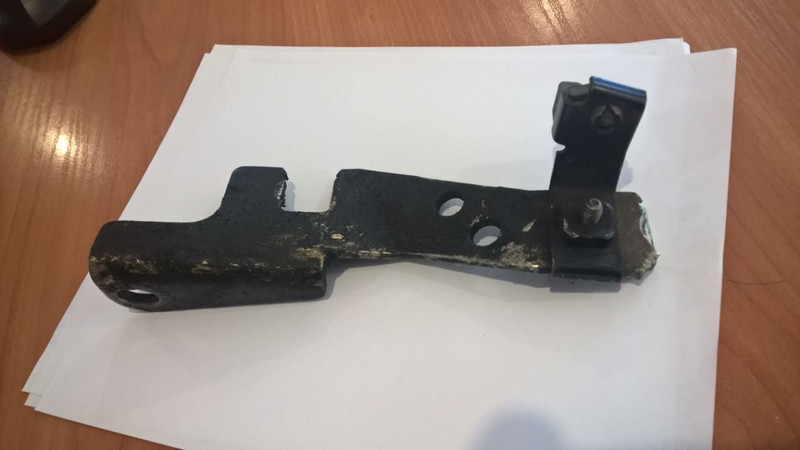 Кронштейн тросов кпп Renault Laguna 2  2001 1.9 Дизель 