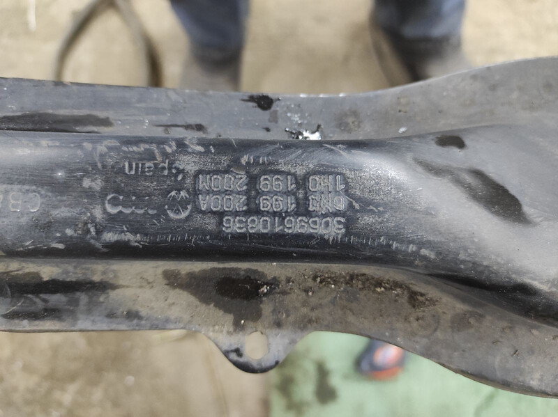 Балка передня Volkswagen Caddy 2  2002 1.9 Дизель 