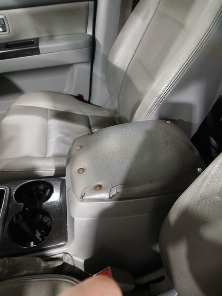 Крышка подлокотника Kia Sorento  2008 2.5 Дизель 