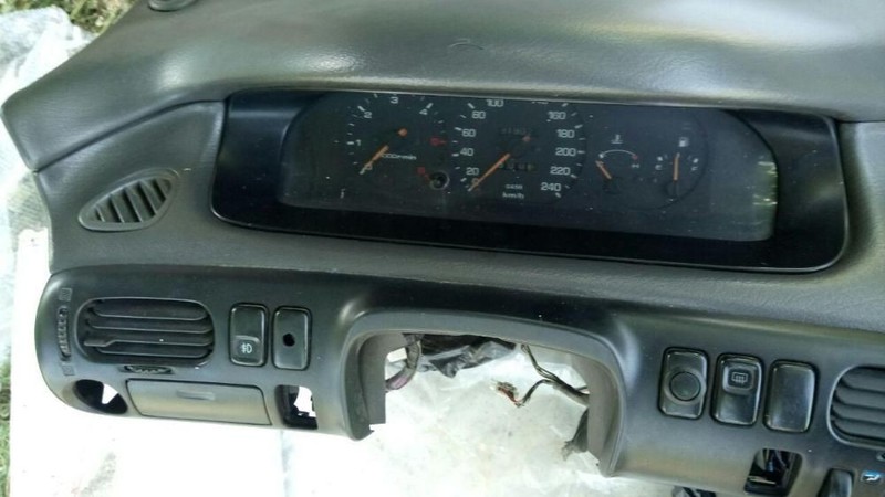 Пластмассовый ободок щитка приборов Mazda 626  1992 хэтчбек 2.0 Бензин Николаев