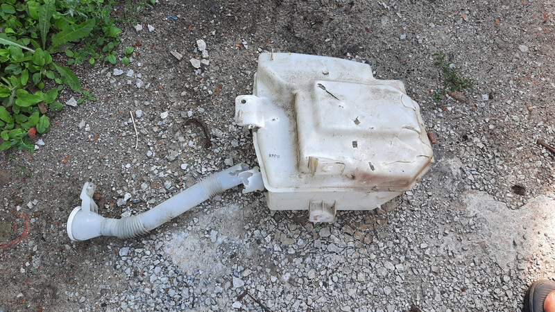 Бачок омывателя Mitsubishi ASX 2014 г.  2.0 л бензин