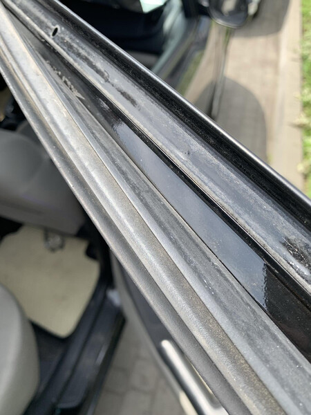 Уплотнитель задней правой двери Kia Forte  2009 2.0 Бензин Буча