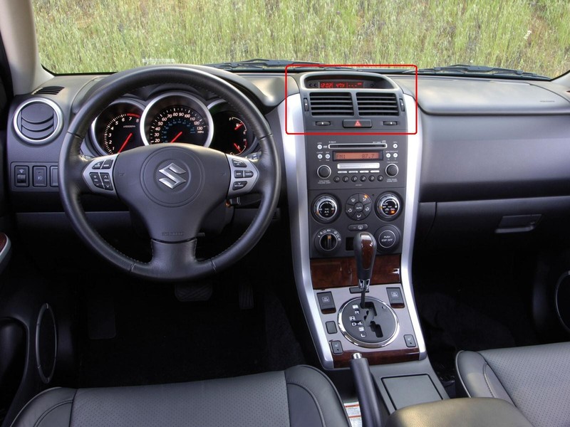 Верхняя центральная консоль торпеды и блок кнопок слева от руля Suzuki Grand Vitara  2008 2.0 Бензин Хмельницкий