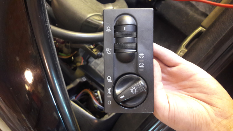 Кнопка увімкнення габаритних фар 1H6 941 531 P 0554   Volkswagen Golf