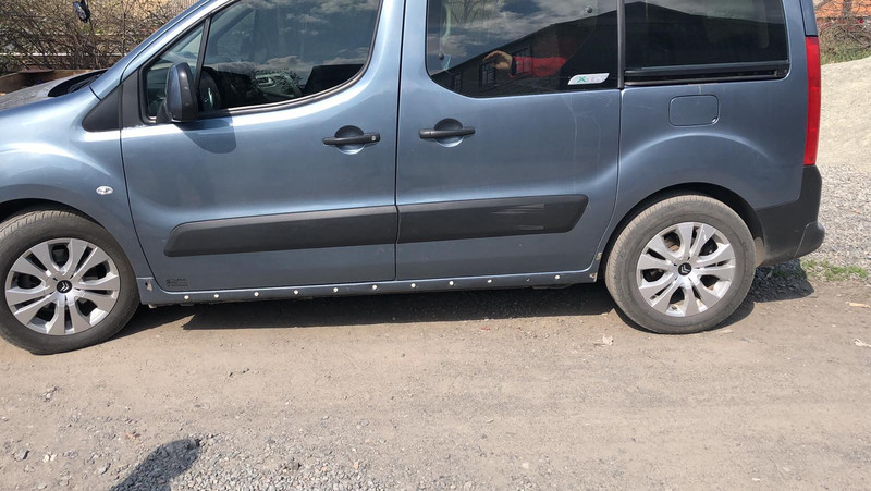 Накладка порога левая Citroen Berlingo  2011 1.6 Дизель Николаев
