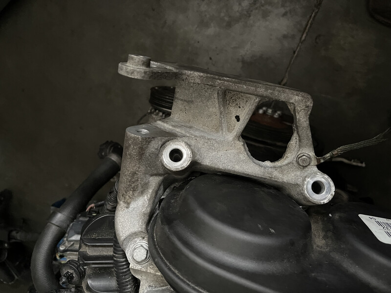 Кронштейн мотора Volvo S60  2019 2.0 Бензин 