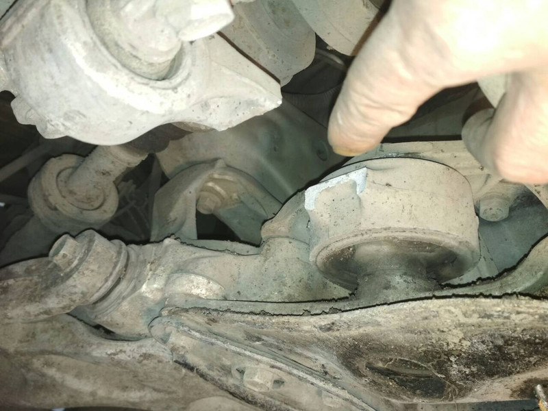 Опора двигуна 50890-SMG-E04   Honda Civic, Kia Sorento