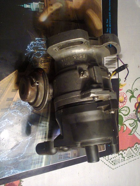 Трамблер B695-18-200B   Mazda 323