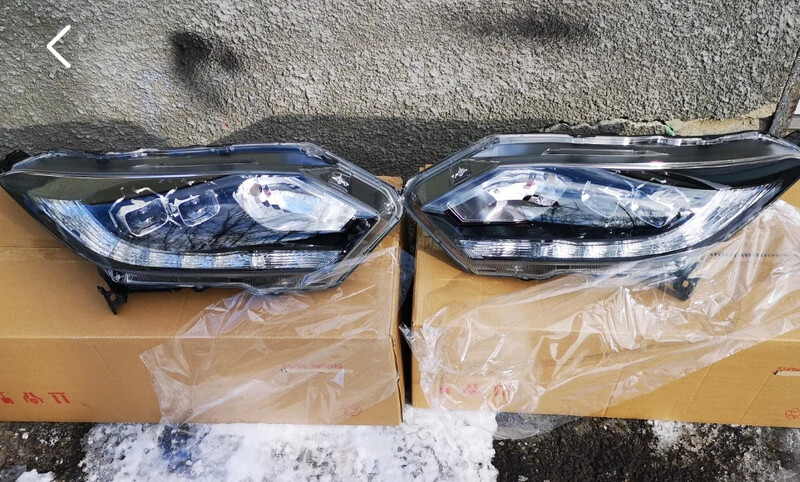 Фары передние Honda HR-V  2016 хэтчбек 1.8 Бензин Киев