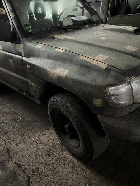 Крыло переднее левое Mitsubishi Pajero  2002 2.5 Дизель Краматорск
