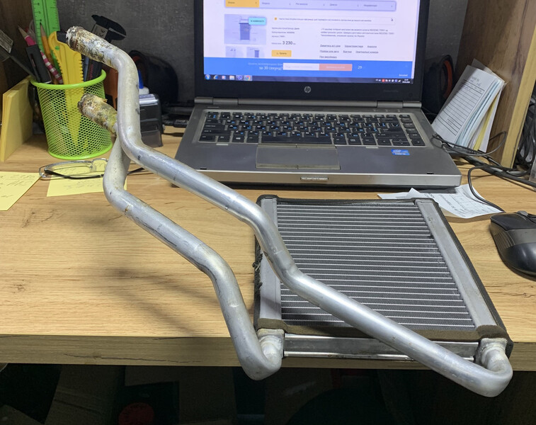 Радиатор печки Kia Venga 2012 г.  Ровно