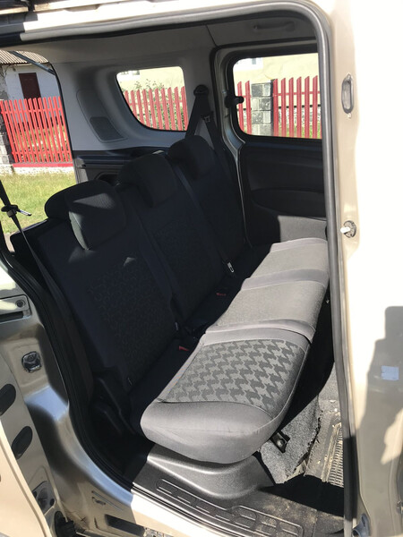 Стекло двери Opel Combo  2015 1.6 Дизель Харьков